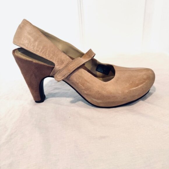 Tsubo Tan Slingback Heels - Picture 4 of 4